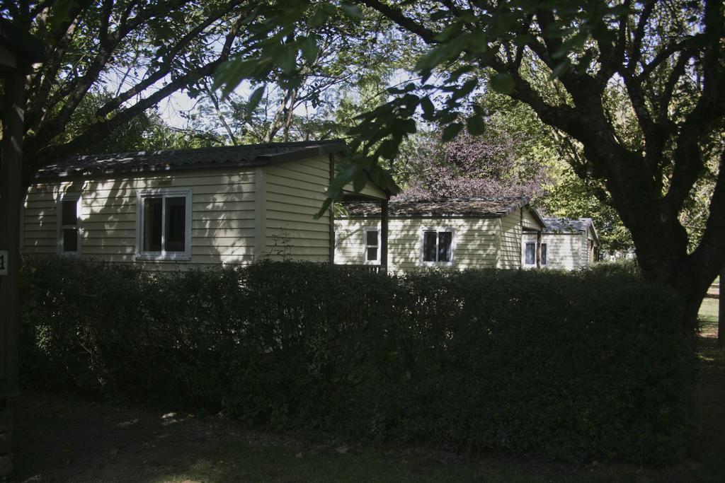 Camping Parc Du Chateau D'Allot 호텔 Boé 외부 사진