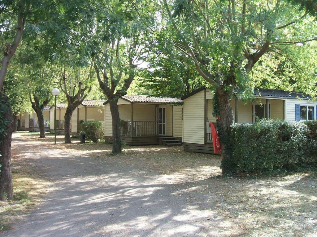 Camping Parc Du Chateau D'Allot 호텔 Boé 객실 사진