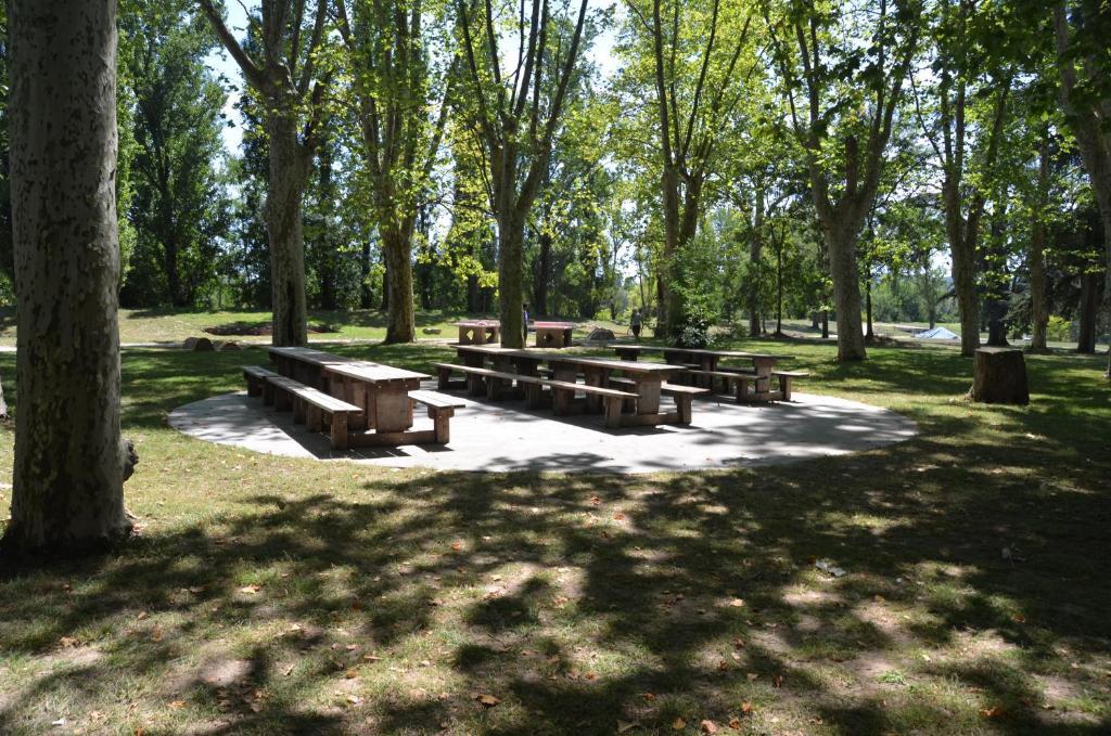 Camping Parc Du Chateau D'Allot 호텔 Boé 외부 사진