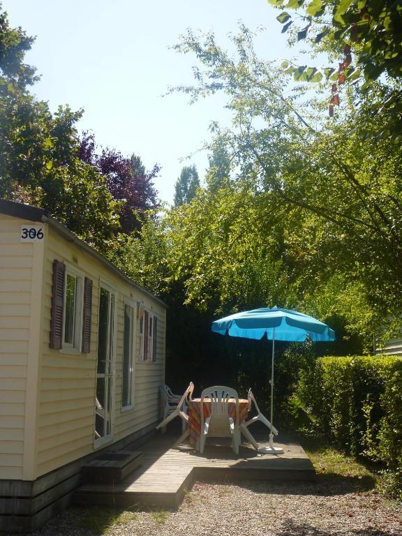 Camping Parc Du Chateau D'Allot 호텔 Boé 객실 사진