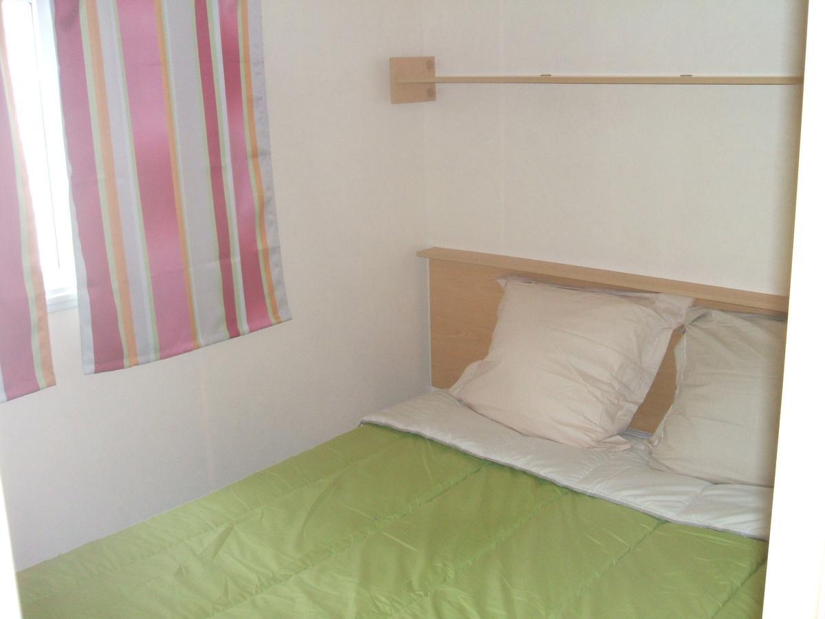 Camping Parc Du Chateau D'Allot 호텔 Boé 외부 사진